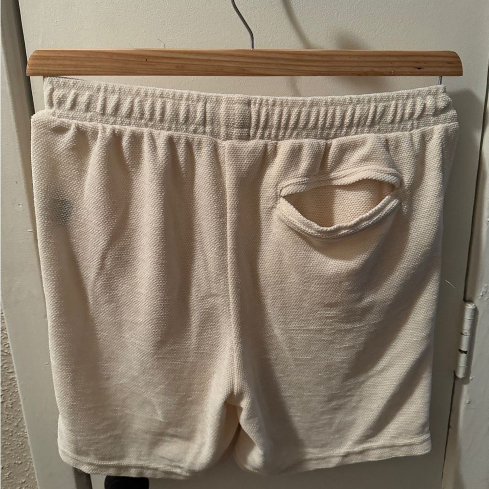 Soft Cream colored Shorts 🔥 - Picture 3 of 5